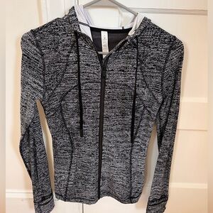 Lululemon hooded Define jacket size 6